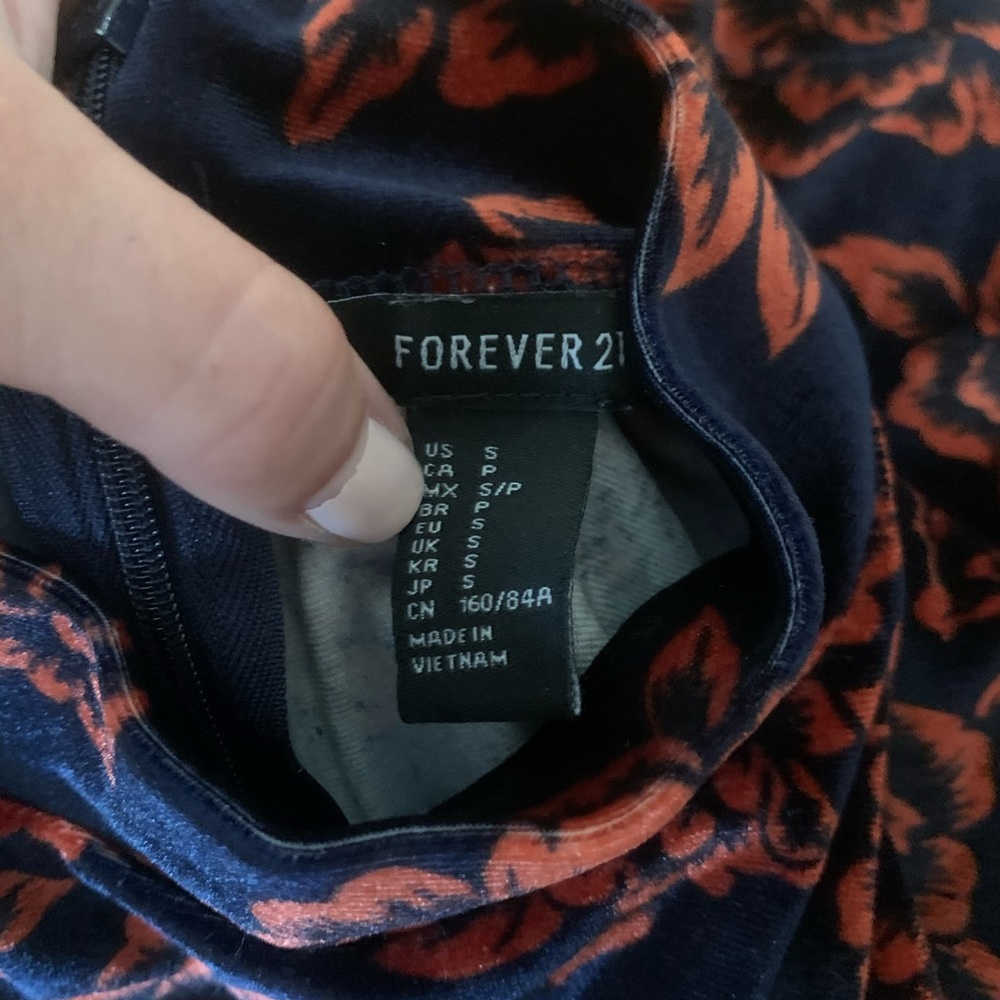 Velvet long sleeve crop top